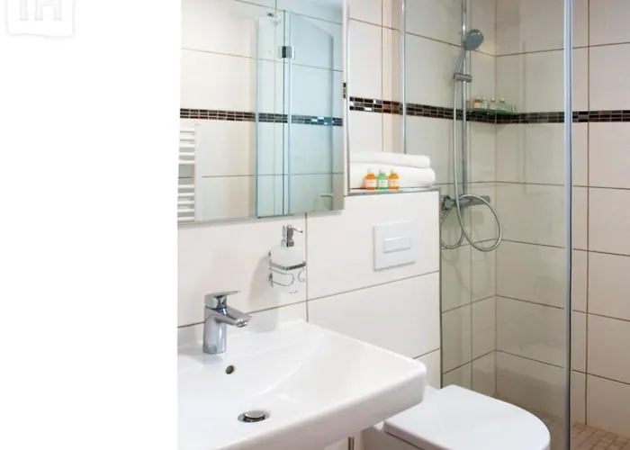 Isha 3* フランクフルト