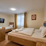 Isha Hotel 3*